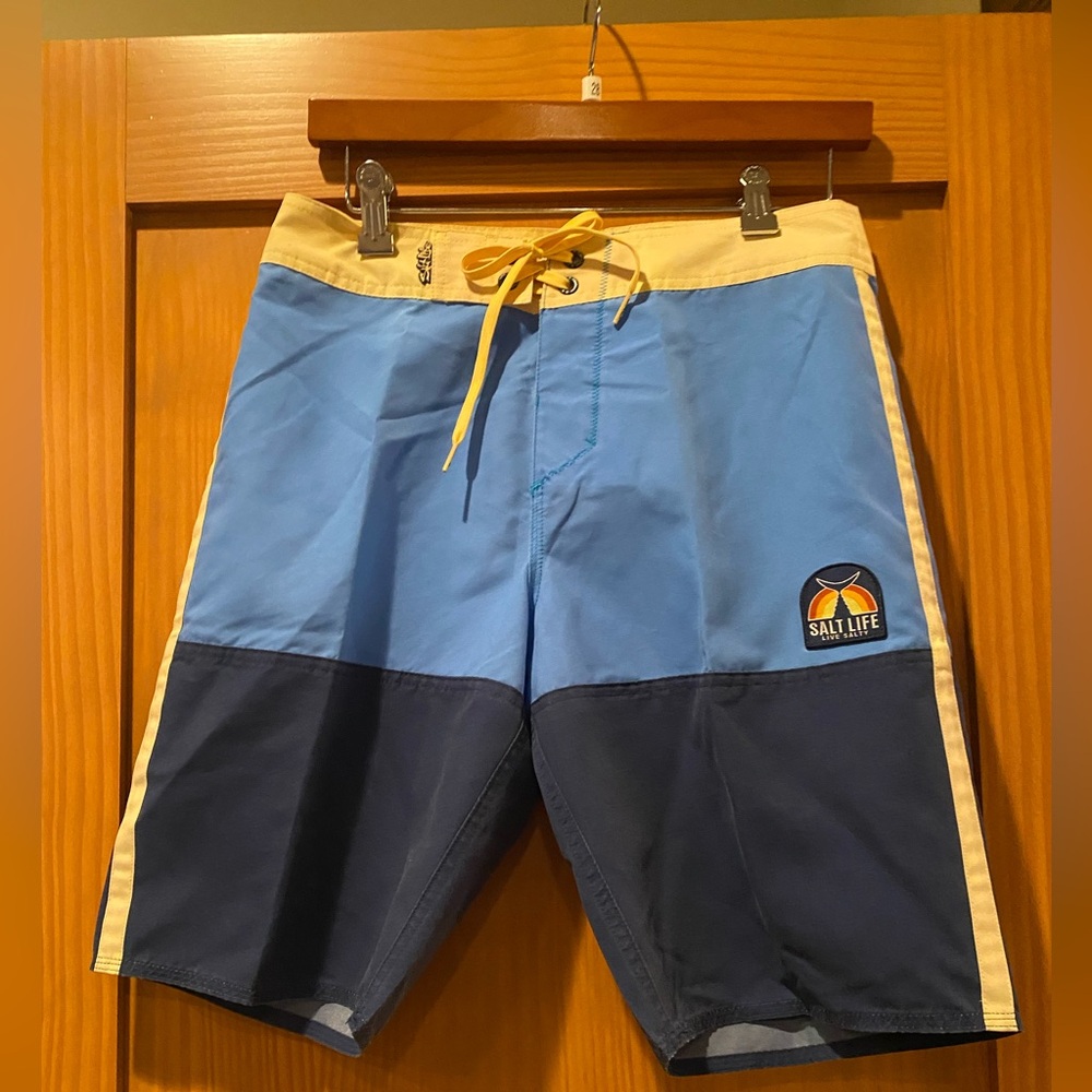 Salt Life Men's Blue, Yellow Color Block Boardshorts NWT